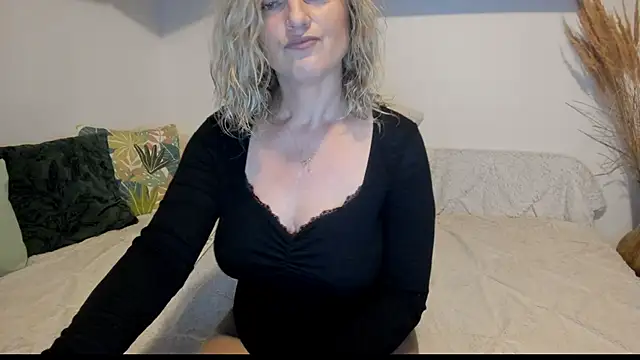 Jadore able online show from November 20, 3:07 am