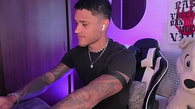 Alessandro Vanni online show from June 17, 1:32 pm