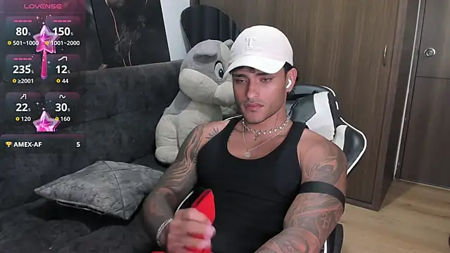 Snapshot of Alessandro_Vanni chatting on November 11, 1:44 am Alessandro Vanni online show from November 11, 1:44 am