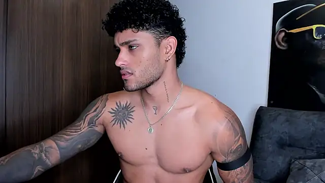 Snapshot of Alessandro_Vanni chatting on March 15, 11:06 pm Alessandro Vanni online show from March 15, 11:06 pm