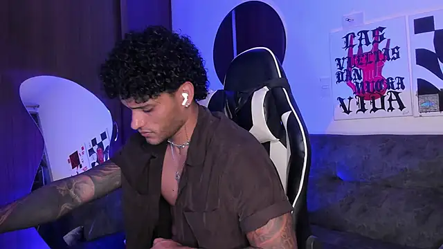 Alessandro Vanni online show from March 3, 2:18 am