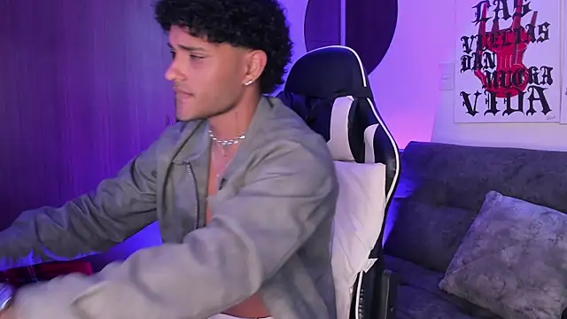 Alessandro Vanni online show from April 13, 9:30 pm