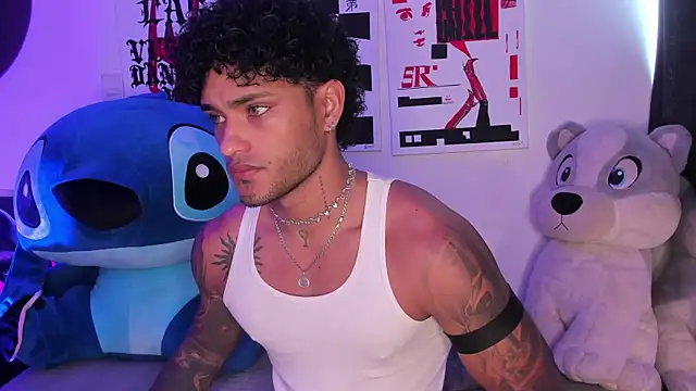 Snapshot of Alessandro_Vanni chatting on May 11, 1:12 pm Alessandro Vanni online show from May 11, 1:12 pm