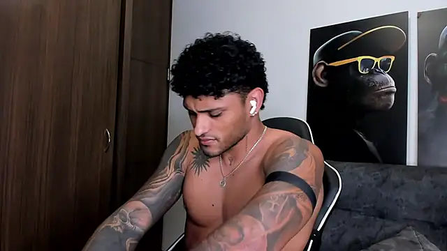 Snapshot of Alessandro_Vanni chatting on March 17, 5:12 am Alessandro Vanni online show from March 17, 5:12 am