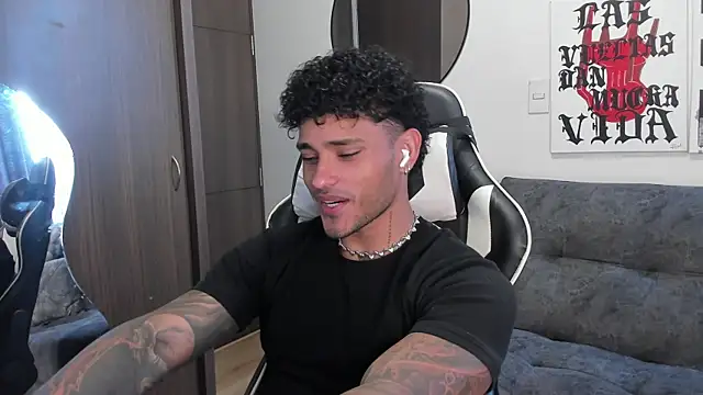 Alessandro Vanni online show from December 20, 3:15 pm