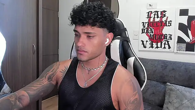 Alessandro Vanni online show from December 22, 3:34 pm