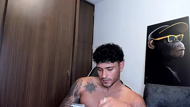 Snapshot of Alessandro_Vanni chatting on March 10, 3:23 am Alessandro Vanni online show from March 10, 3:23 am