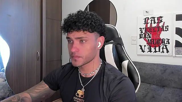 Alessandro Vanni online show from December 18, 2:32 pm