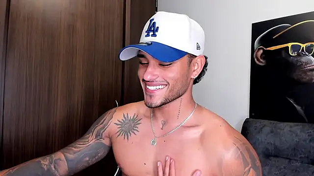 Snapshot of Alessandro_Vanni chatting on March 12, 9:23 am Alessandro Vanni online show from March 12, 9:23 am