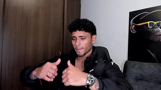 Snapshot of Alessandro_Vanni chatting on March 13, 3:22 am Alessandro Vanni online show from March 13, 3:22 am