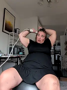 Snapshot of Canadian_BBW chatting on October 16, 8:50 pm Canadian BBW online show from October 16, 8:50 pm