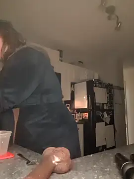 Canadian BBW online show from December 4, 2:27 pm