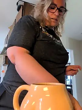 Canadian BBW online show from June 15, 9:58 pm