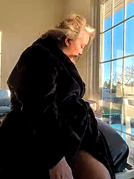 Canadian BBW online show from April 9, 2:01 pm