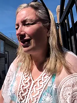 Canadian BBW online show from April 10, 7:54 pm