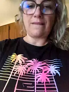 Canadian BBW online show from June 18, 3:50 pm