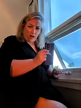 Canadian BBW online show from May 13, 9:44 pm