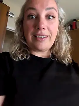 Canadian BBW online show from June 3, 9:41 pm