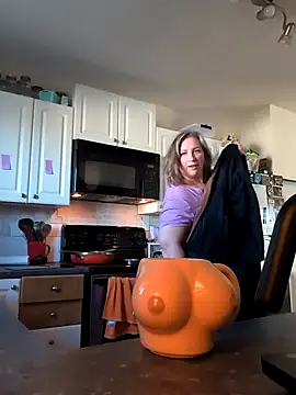 Canadian BBW online show from February 8, 10:40 pm