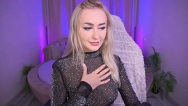 Snapshot of GraceCandy chatting on November 23, 11:48 pm GraceCandy online show from November 23, 11:48 pm