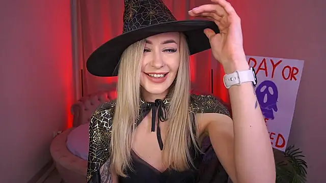 Snapshot of GraceCandy chatting on October 31, 11:00 pm GraceCandy online show from October 31, 11:00 pm