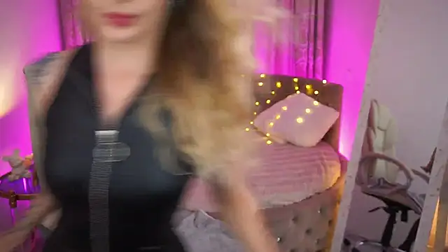 Snapshot of GraceCandy chatting on May 11, 4:04 pm GraceCandy online show from May 11, 4:04 pm