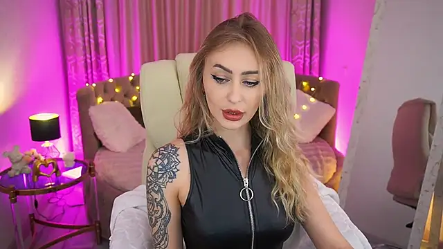 Snapshot of GraceCandy chatting on May 11, 1:56 pm GraceCandy online show from May 11, 1:56 pm