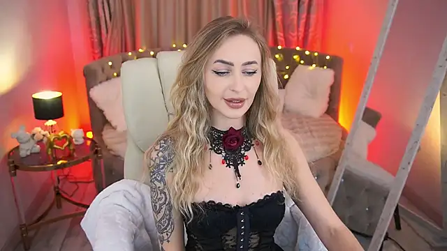 Snapshot of GraceCandy chatting on May 18, 2:22 pm GraceCandy online show from May 18, 2:22 pm