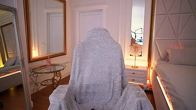 Snapshot of GraceCandy chatting on February 6, 4:03 pm GraceCandy online show from February 6, 4:03 pm