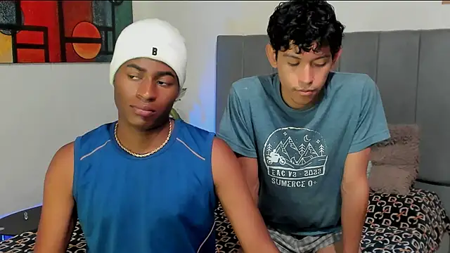 Snapshot of CrissBrownxxx chatting on October 22, 8:19 pm CrissBrownxxx online show from October 22, 8:19 pm