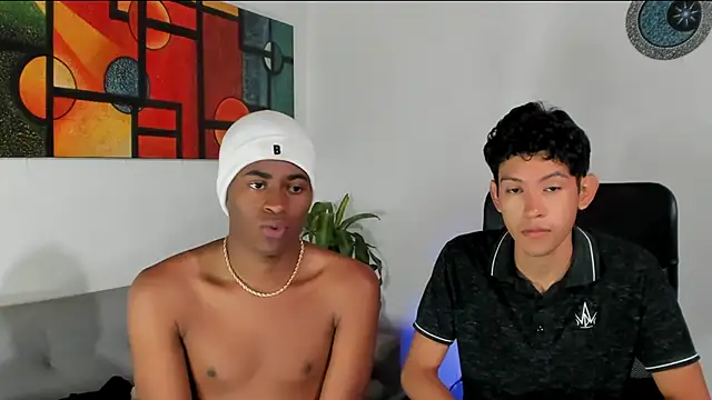 Snapshot of CrissBrownxxx chatting on September 15, 12:33 am CrissBrownxxx online show from September 15, 12:33 am