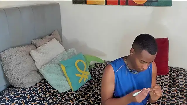 Snapshot of CrissBrownxxx chatting on January 15, 5:49 pm CrissBrownxxx online show from January 15, 5:49 pm