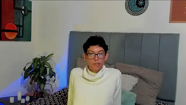 Snapshot of CrissBrownxxx chatting on October 19, 6:43 pm CrissBrownxxx online show from October 19, 6:43 pm