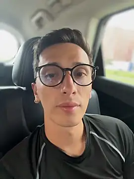 Snapshot of Thiago_jones chatting on November 20, 8:31 pm Thiago jones online show from November 20, 8:31 pm