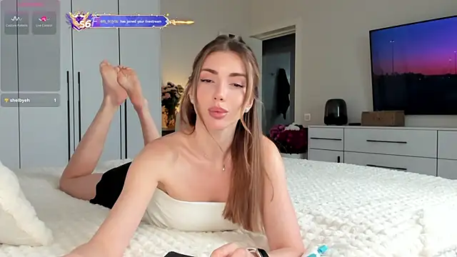 Snapshot of _Miss_Johansson_ chatting on September 10, 10:36 am  Miss Johansson  online show from September 10, 10:36 am