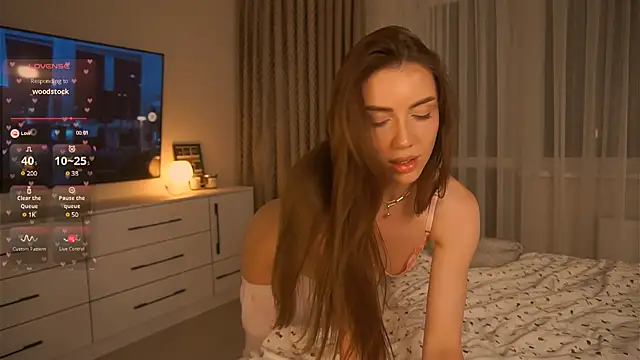 Snapshot of _Miss_Johansson_ chatting on February 10, 5:09 pm  Miss Johansson  online show from February 10, 5:09 pm