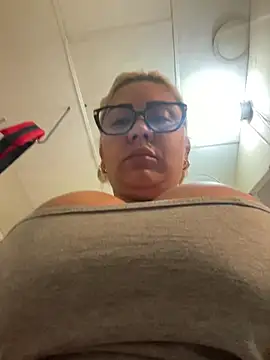 maymercy online show from January 17, 2:09 pm