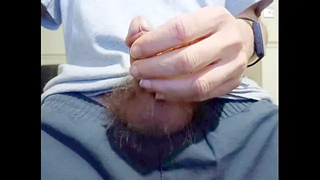 Snapshot of hairyuncut00 chatting on October 1, 12:31 pm hairyuncut00 online show from October 1, 12:31 pm