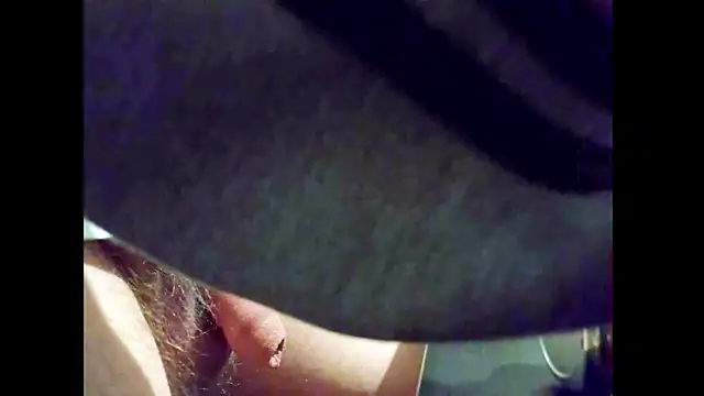 hairyuncut00 online show from March 18, 2:58 am