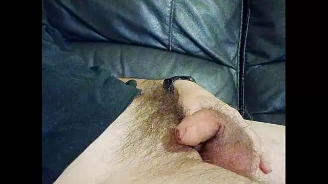 Snapshot of hairyuncut00 chatting on November 12, 2:48 am hairyuncut00 online show from November 12, 2:48 am