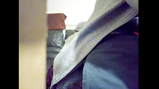 hairyuncut00 online show from March 23, 7:25 pm