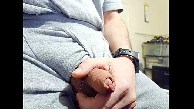 hairyuncut00 online show from February 24, 3:18 am