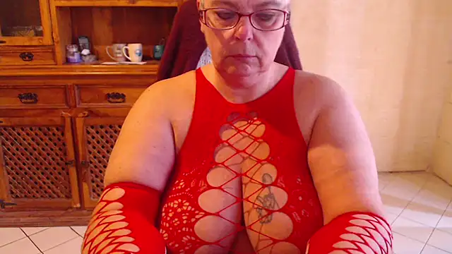 MISS LINDAH online show from March 10, 6:28 am