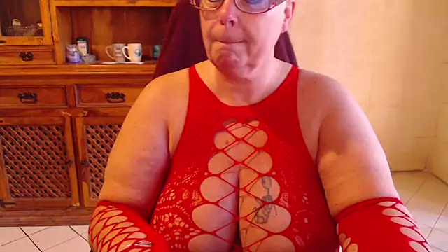 MISS LINDAH online show from March 1, 6:24 am