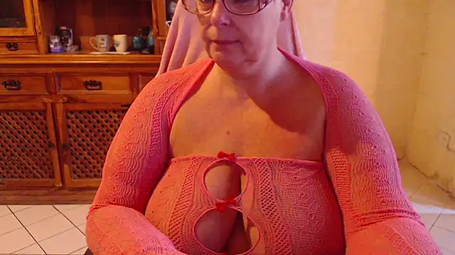 MISS LINDAH online show from October 21, 5:40 am