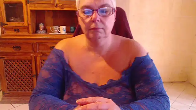 MISS LINDAH online show from May 7, 5:11 am