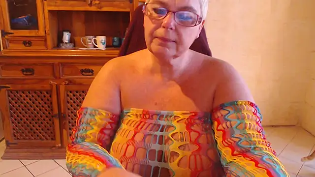 MISS LINDAH online show from May 9, 5:11 am