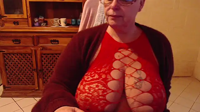 MISS LINDAH online show from April 1, 5:09 am