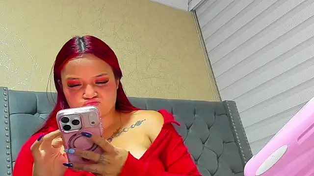 Imannejulienne online show from May 15, 1:14 am