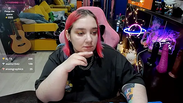 Snapshot of Softie_Sofy chatting on March 21, 9:45 am Softie Sofy online show from March 21, 9:45 am